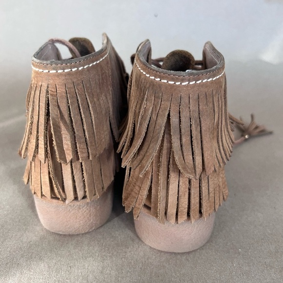 UGG Australia CALEB Chestnut Fringe Nubuck Slip-on Boots 1018944 Moccasins US 6 - Picture 2 of 7